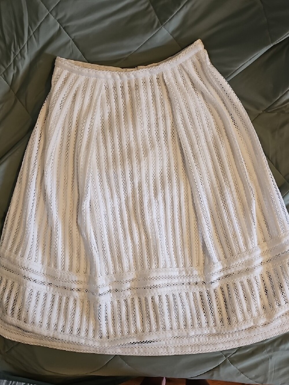 💜 H&M White Pleated Circle Skirt 💜